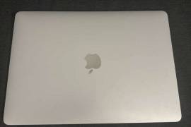 للبيع Macbook pro Touch Bar 2018